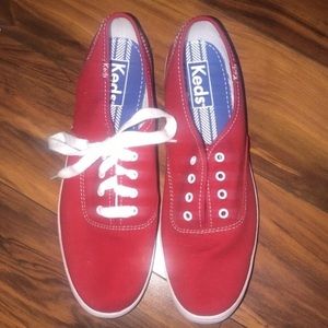 NEW Red Keds